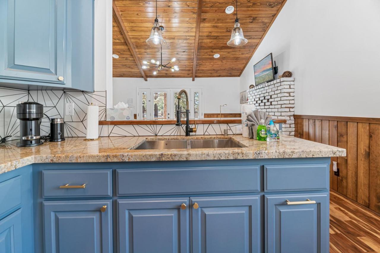 Yellow Pine Lodge - Charming Cottage Style Cabin With Peak-A-Boo Lake And Mountain Views Big Bear Lake Exterior photo