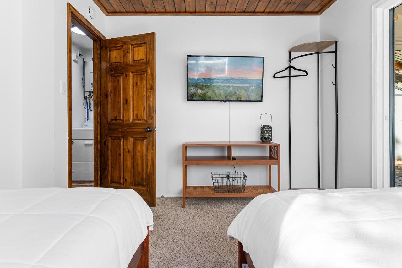 Yellow Pine Lodge - Charming Cottage Style Cabin With Peak-A-Boo Lake And Mountain Views Big Bear Lake Exterior photo